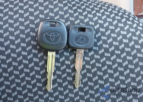 2006 Toyota Corolla Le z USA, uszkodzony, nr VIN 2T1BR30E86C692051